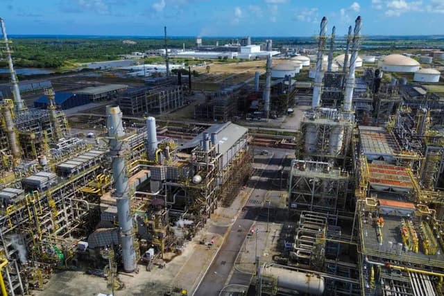 Petrobras reajusta preço do diesel em R$ 0,38 por litro