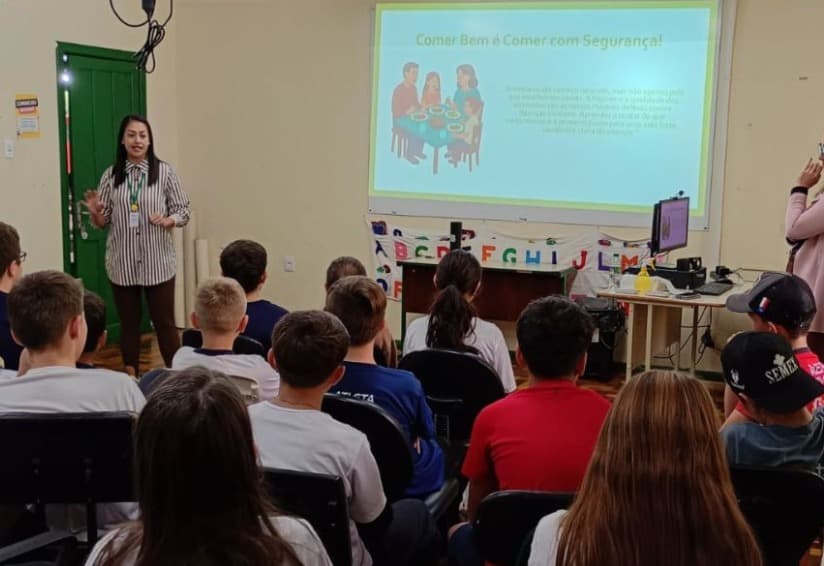Ação nas escolas orienta estudantes sobre higiene e segurança alimentar