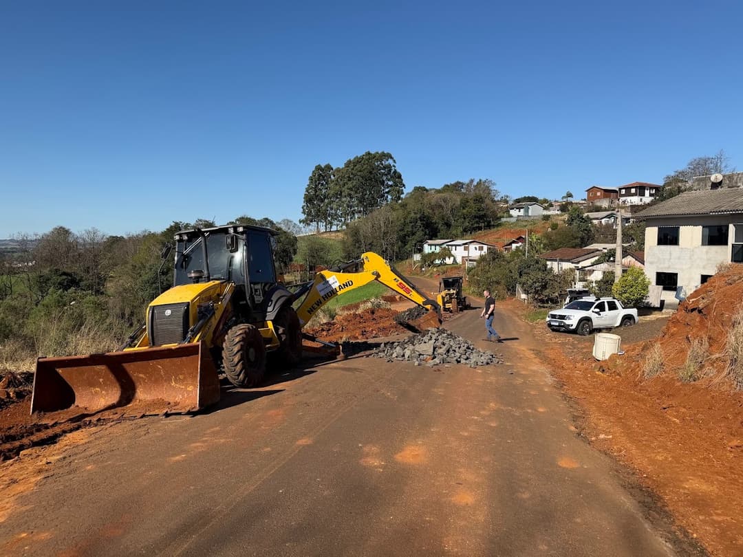Obra de reperfilagem bloqueia principal acesso às linhas Santa Lúcia e Pio X