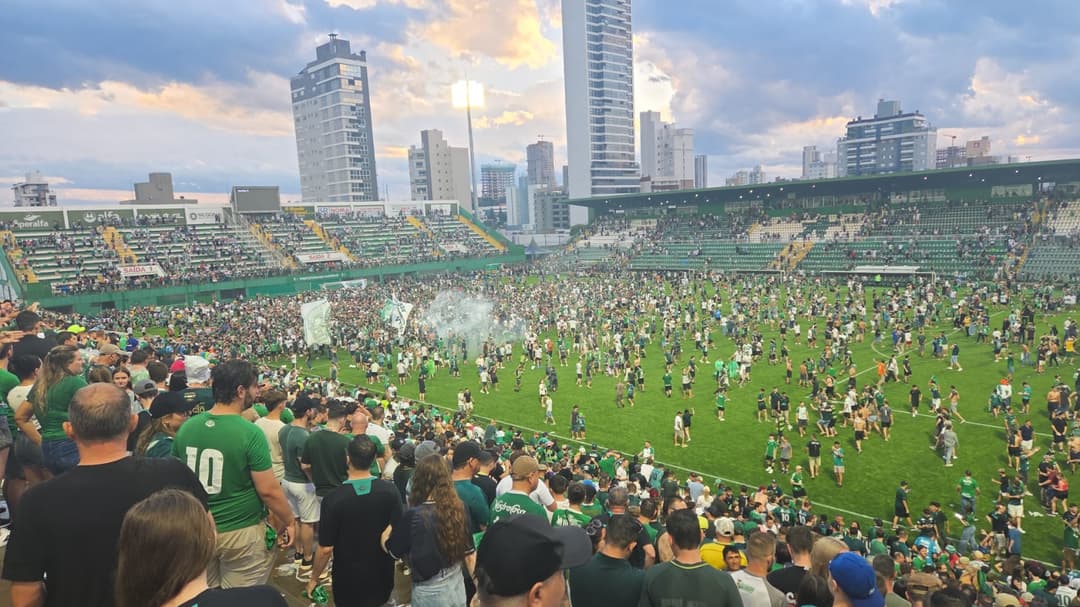 Chapecoense conquista acesso e volta à Série A após três anos de luta