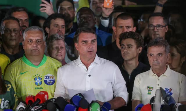 Flávio não reconhece vitória de Lula e tentará anulação das eleições