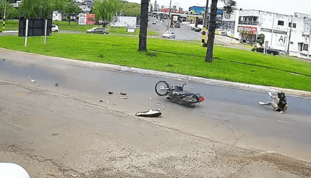 Jovem escapa de tragédia e afirma "foi o poder da fé"