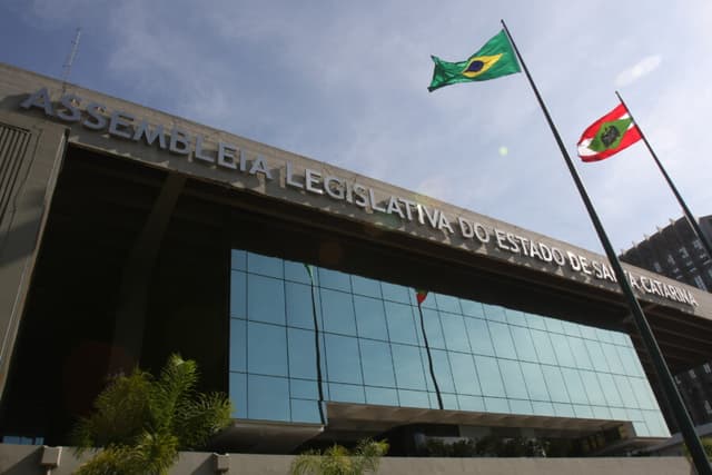 Deputados estaduais iniciam recesso parlamentar em Santa Catarina