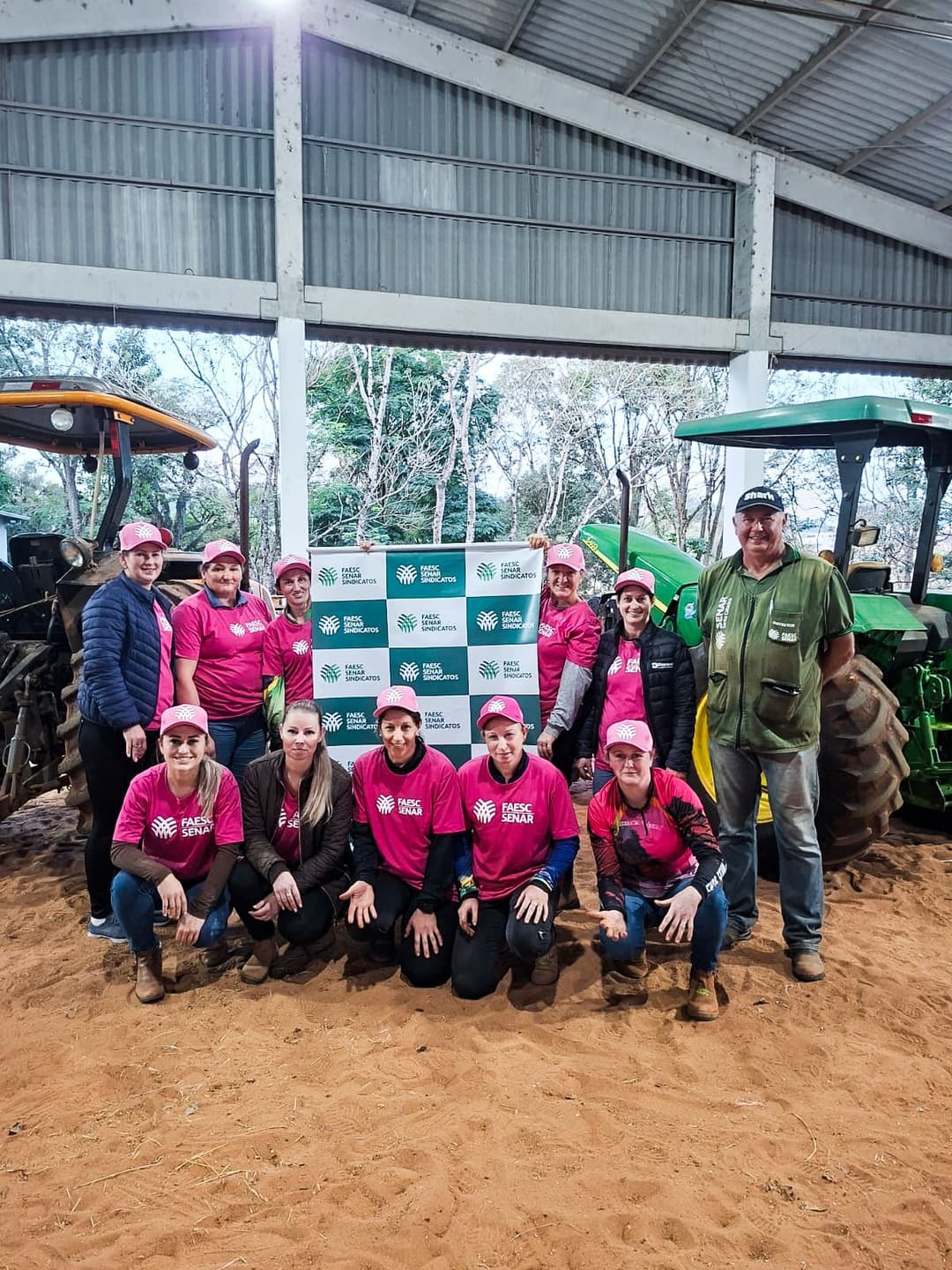 Curso de manutenção de tratores reúne primeira turma exclusivamente feminina em Pinhalzinho