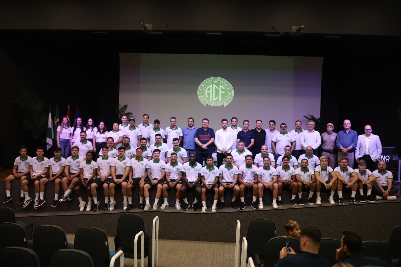 Chapecoense Futsal apresenta equipe para temporada 2026 (Foto por @rogersilva_fotografia/@achapefutsal)