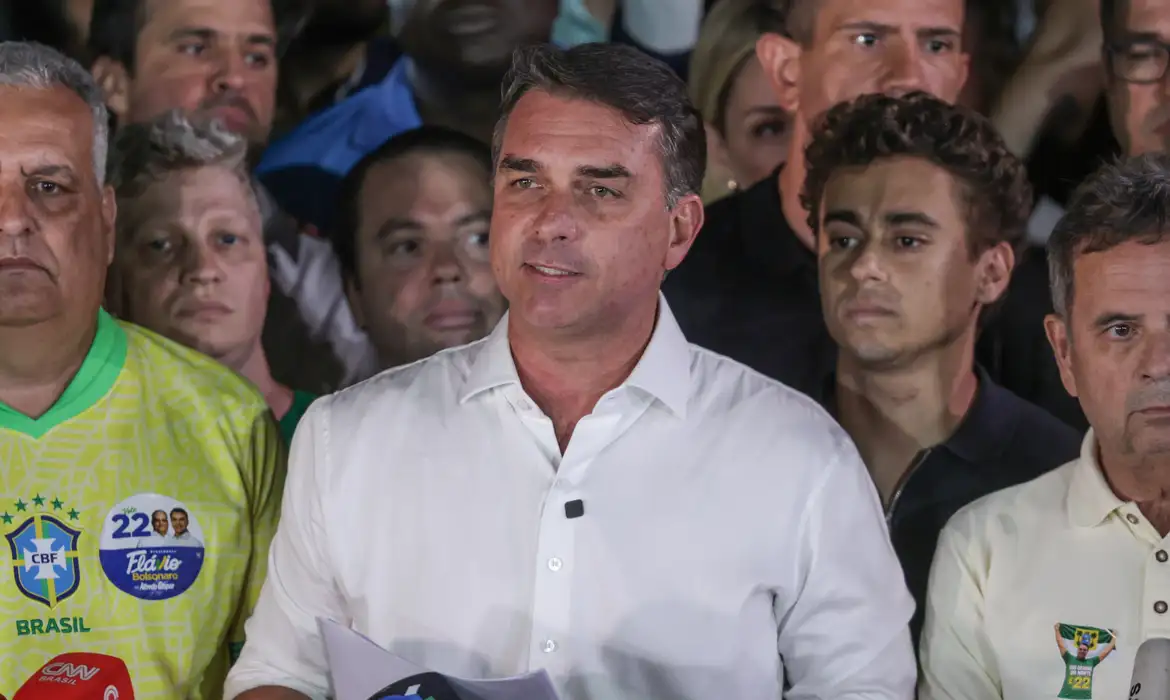 Polícia Federal cancela passaportes de Flávio Bolsonaro (Foto por Joédson Alves/Agência Brasil)