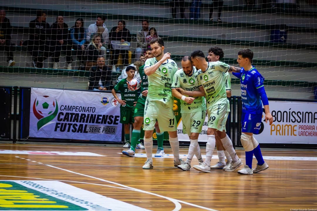 Em duelo na parte de cima da tabela, Pinhalense Futsal Zagonel recebe a ADCP