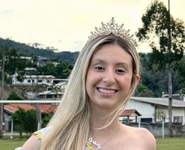 Jovem de 20 anos morre ao ser atropelada por automóvel