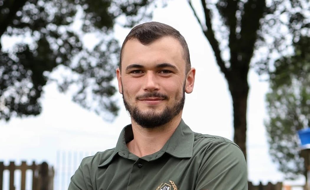 Giovan trabalha em casa com a família (Foto por Arquivo pessoal)