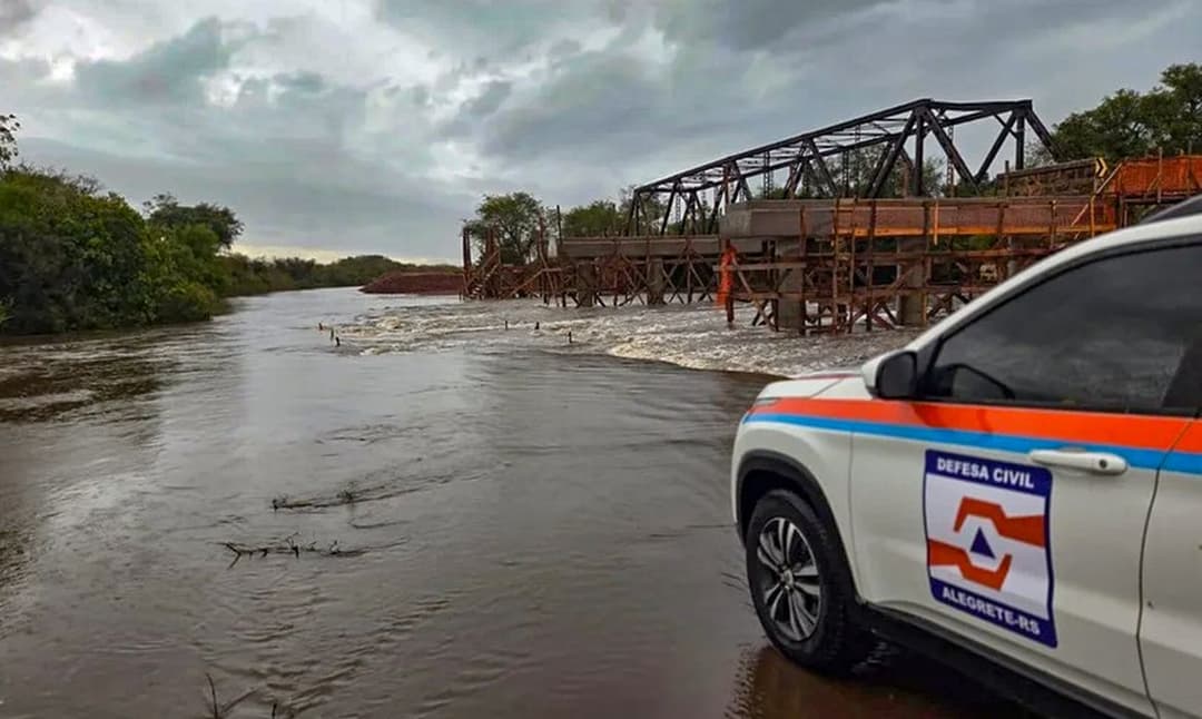Chuva, granizo e ventos fortes atingem 43 cidades gaúchas