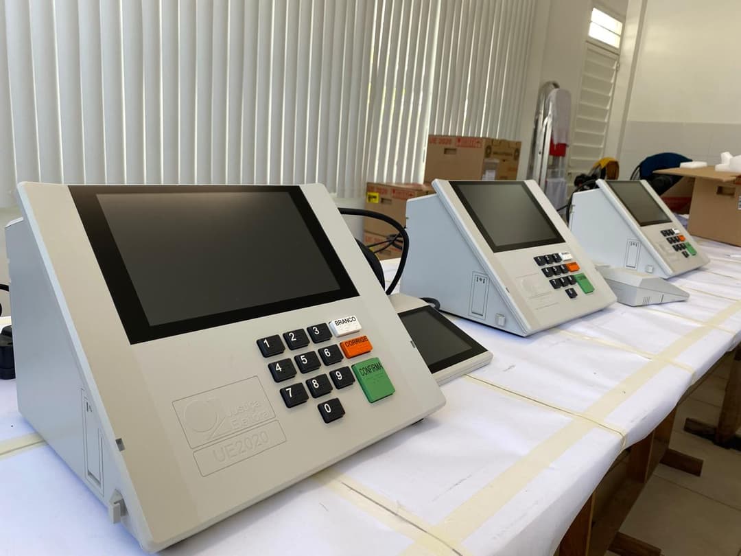 Cartório Eleitoral de Pinhalzinho recebe 113 urnas eletrônicas para as eleições