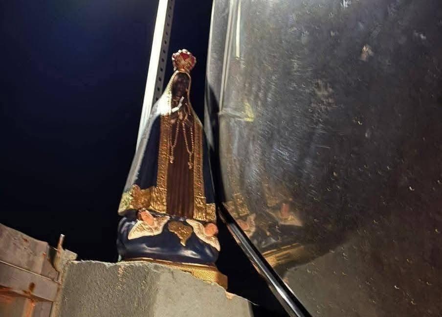 Enfermeira escapa depois de automóvel parar perto de imagem religiosa