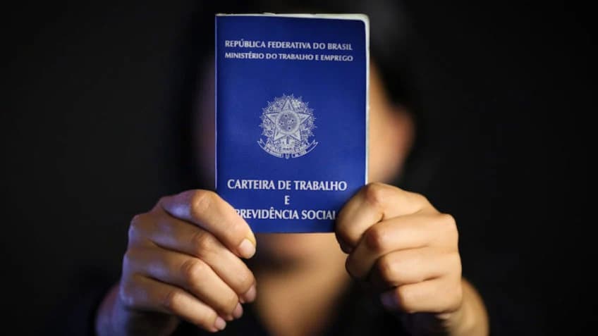 Santa Catarina lidera geração de empregos para imigrantes no Brasil (Foto por Reprodução/Poder 360)