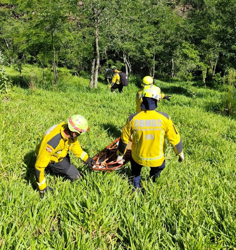 Socorristas atuaram no salvamento (Foto por Corpo de Bombeiros)