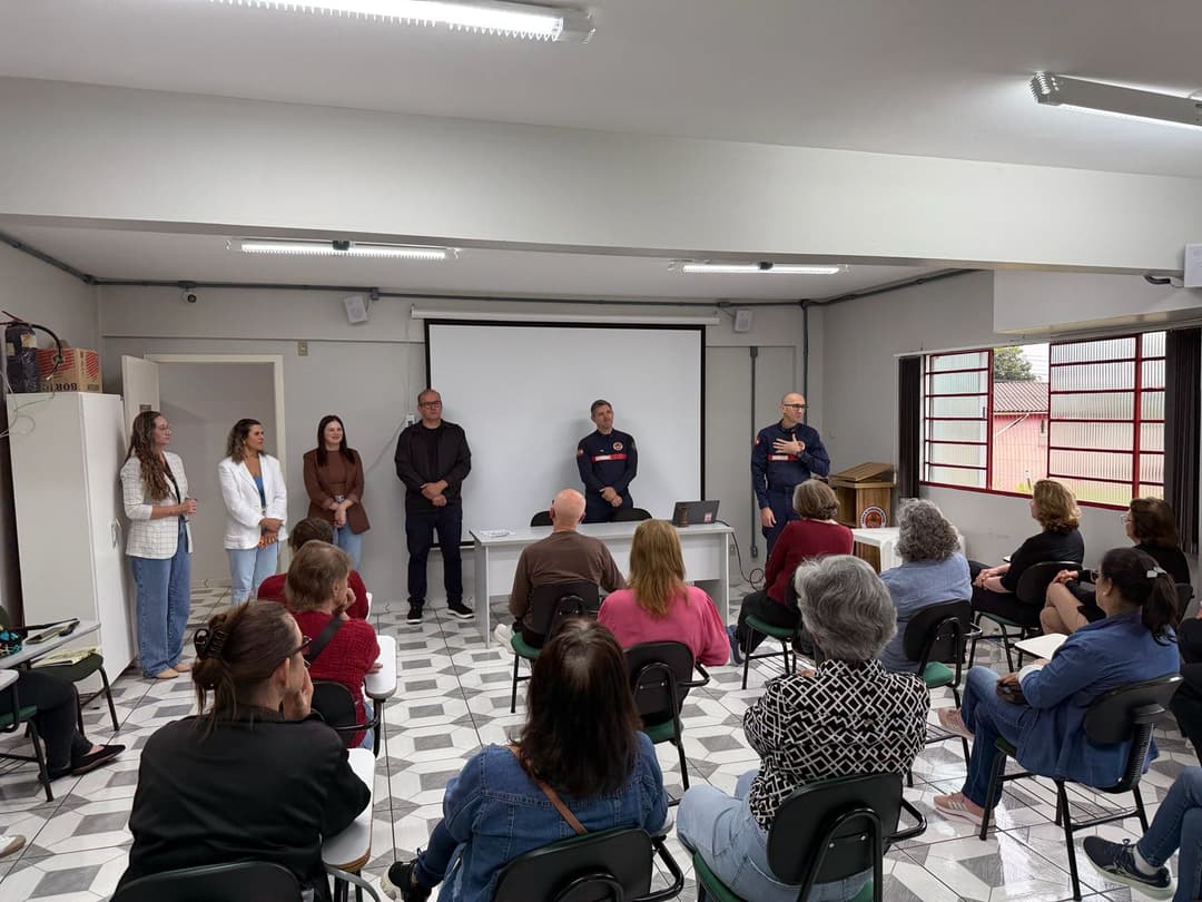 Bombeiro Amigo 60+ inicia primeira turma em Pinhalzinho