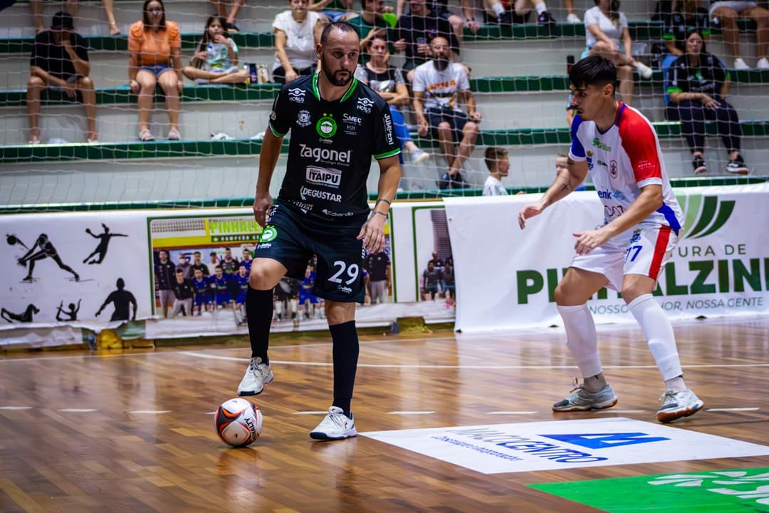 Pinhalense encara o Marcílio Dias em jogo decisivo pela liderança da Série Prata (Foto por Felipe Eduardo Zamboni)