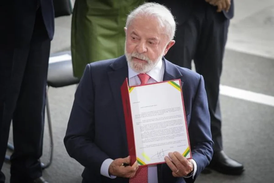Lula sanciona Orçamento de 2026 e veta R$ 400 milhões em emendas (Foto por Metrópoles)