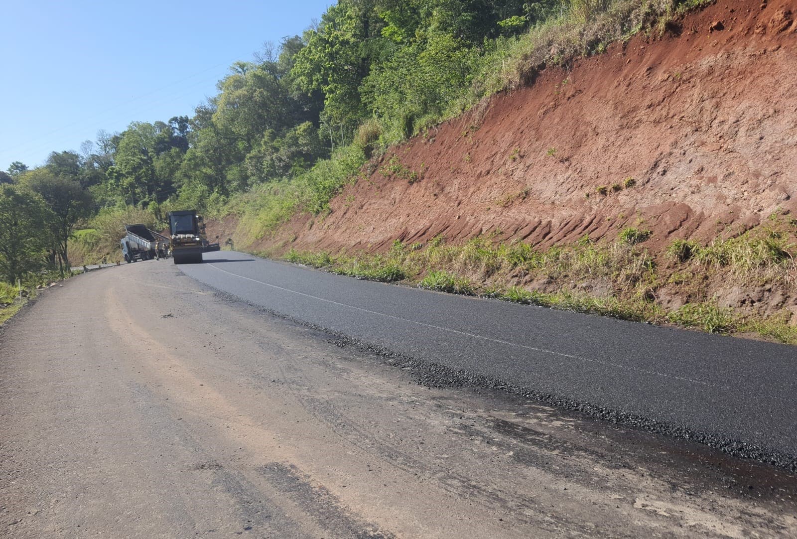 Implantação asfáltica da SC-492 entra na fase final (Foto por SIE)