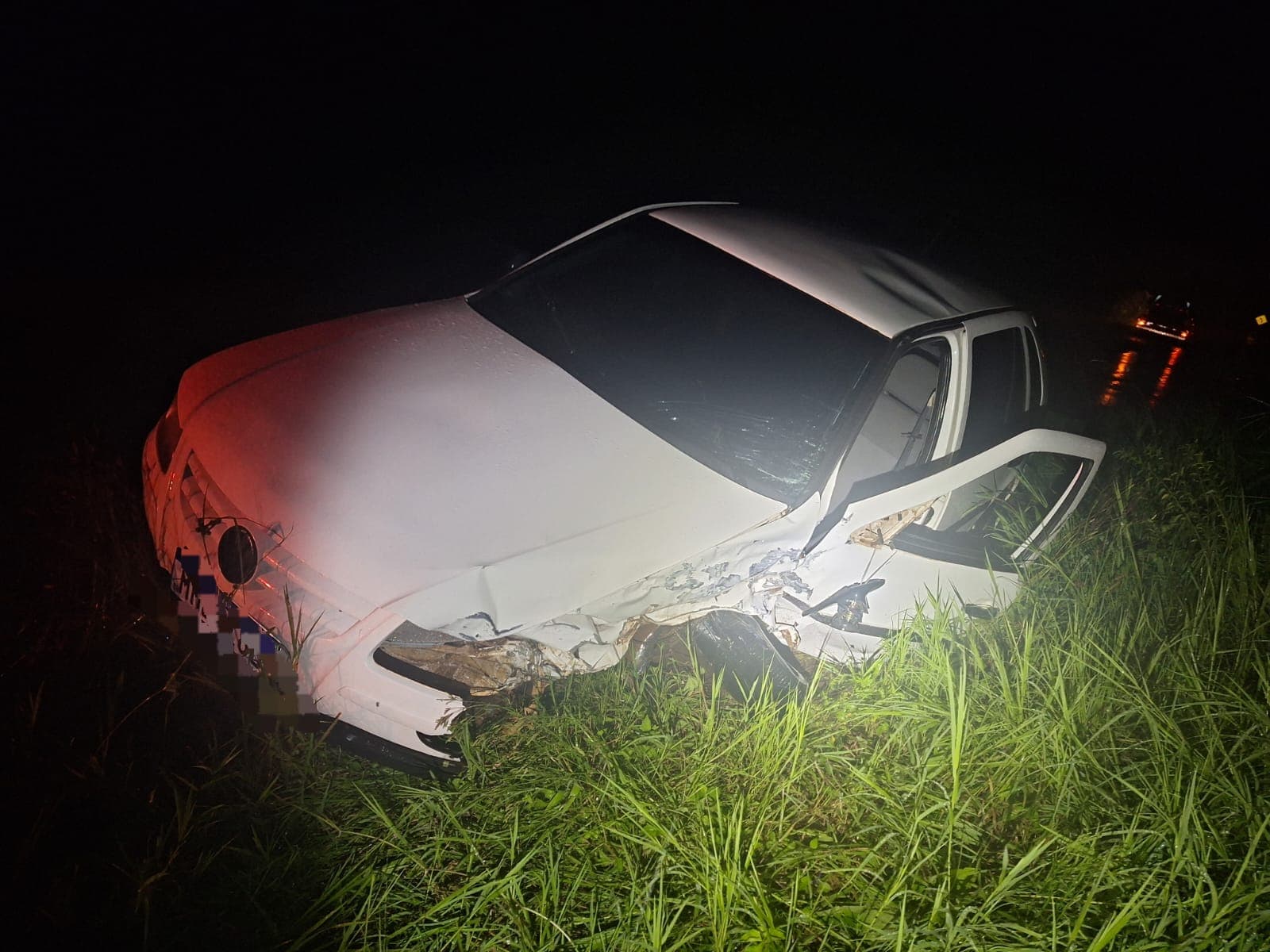 Batida entre dois veículos mobiliza equipes de resgate no interior de Saudades (Foto por PMRv)