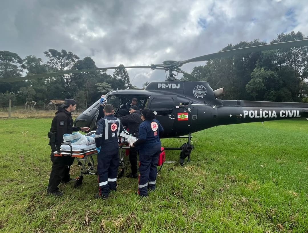 Lesão gravíssima em trabalho com roçadeira tem resgate aéreo no Oeste