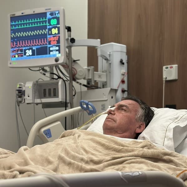 Bolsonaro inicia reabilitação pós-operatória (Foto por Reprodução/Instargam)