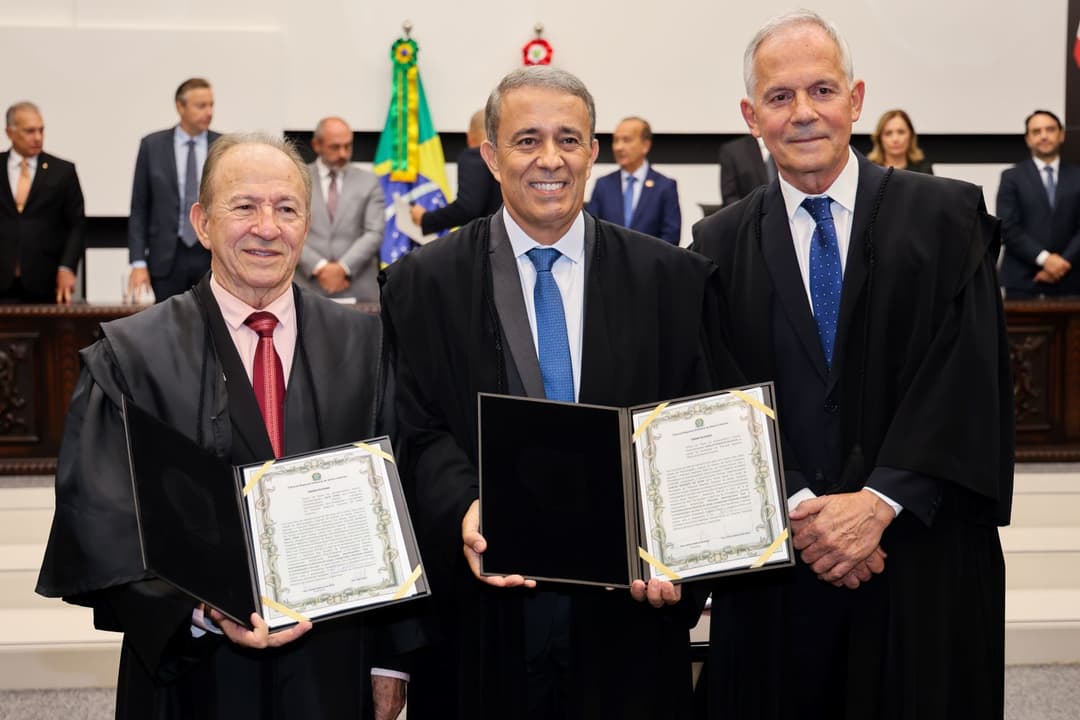 Nova presidência do TRE-SC assume com apelo por diálogo e eleições pacíficas em 2026