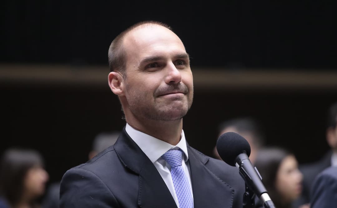 STF julga ação contra Eduardo Bolsonaro por suposta tentativa de interferência em processo judicial