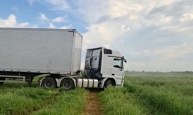 Suspeitos desistem de roubo ao descobrirem o que havia na carga de carreta