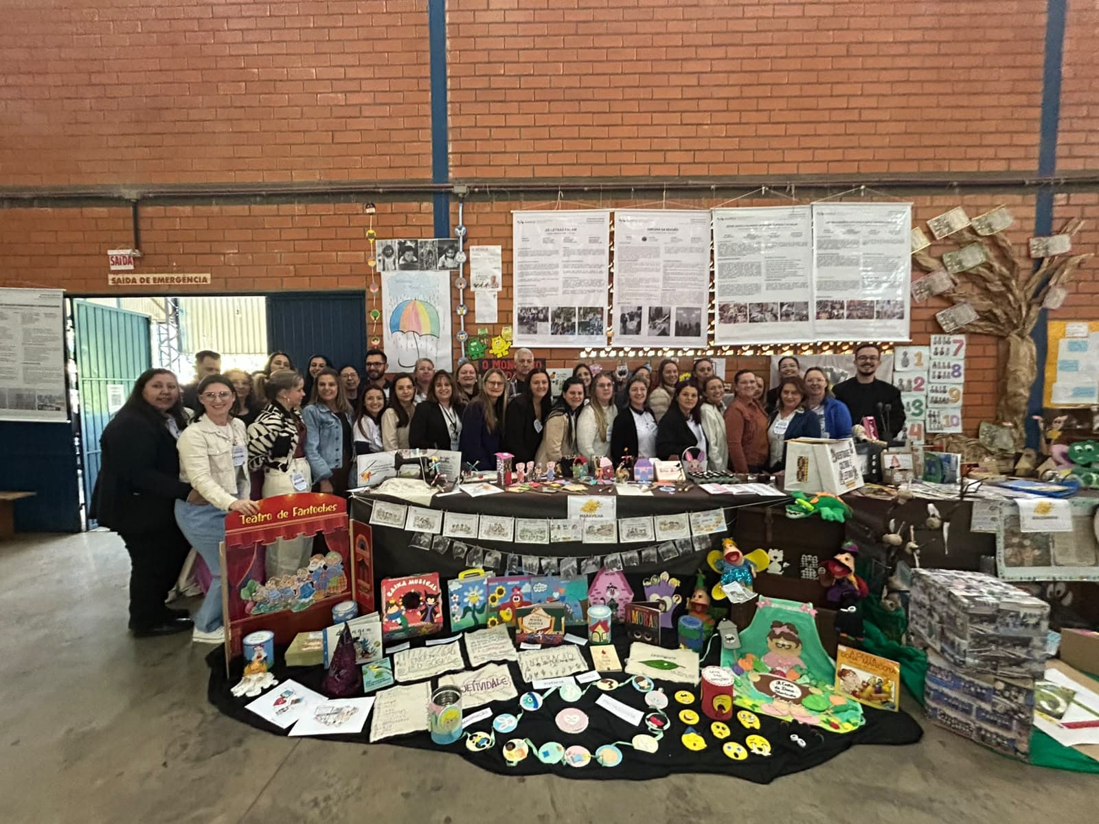 Profissionais da educação de Maravilha apresentam práticas pedagógicas no Seminário Regional de Alfabetização em Flor do Sertão (Foto por ASCOM)
