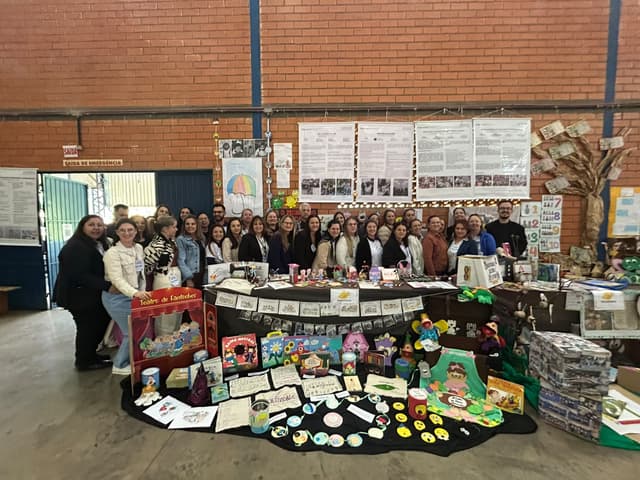 Educação de Maravilha compartilha experiências pedagógicas em encontro regional