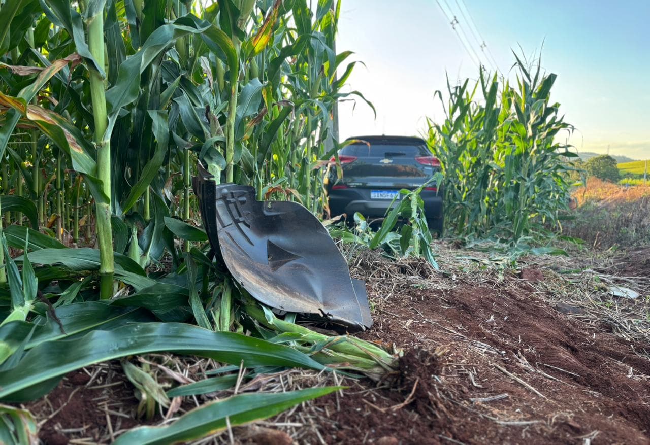 Tracker parou em plantação (por Henrique Paulo)