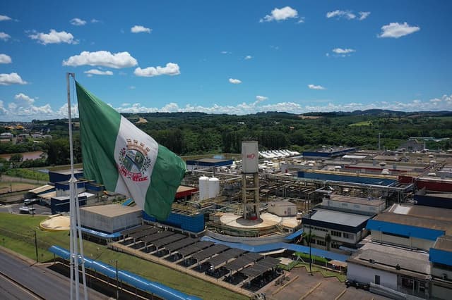Chapecó está entre os dez municípios do país na geração de empregos industriais em 2026
