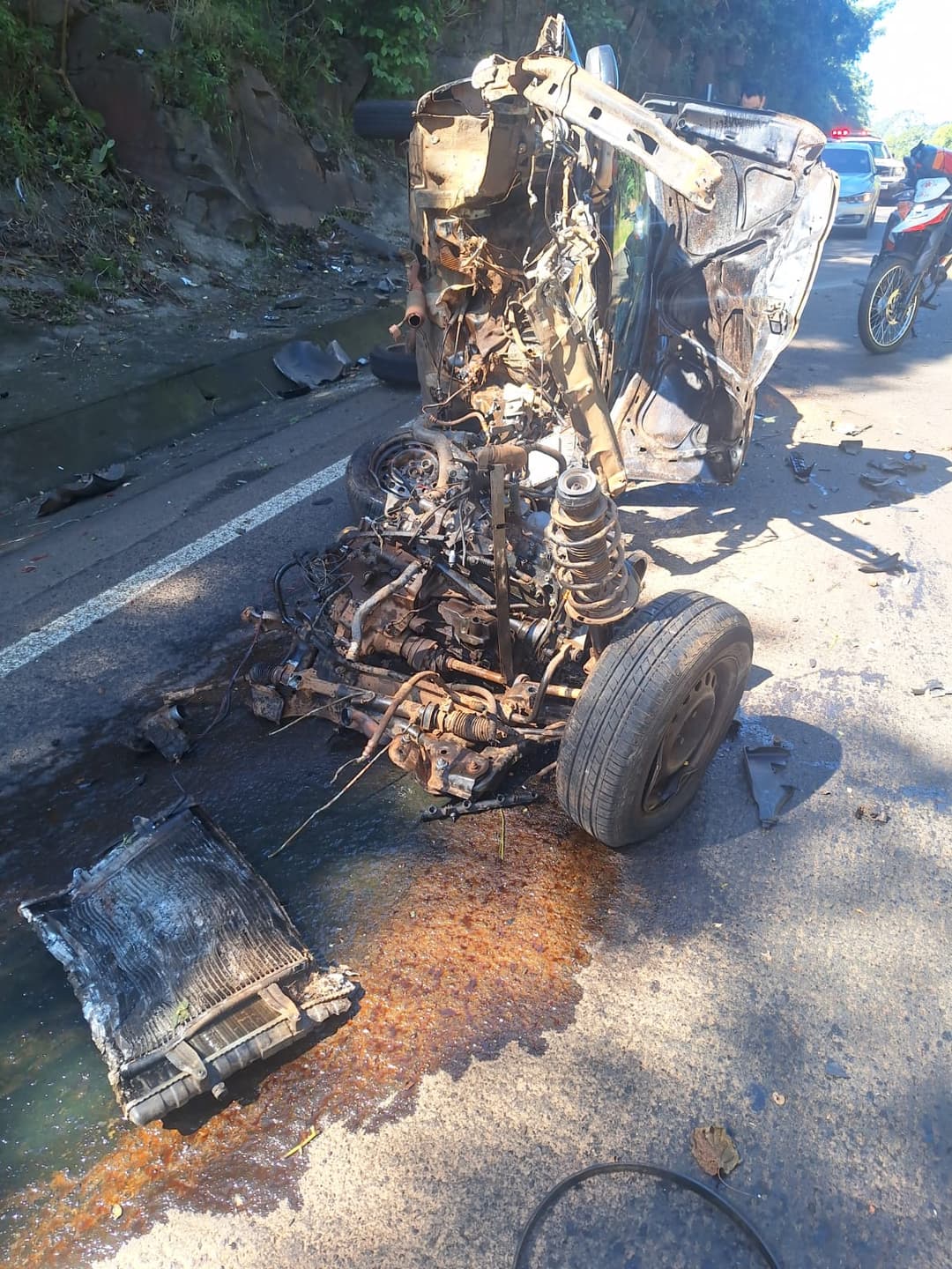 Desatenção ao volante provoca saída de pista e capotamento na SC-157 em Cordilheira Alta