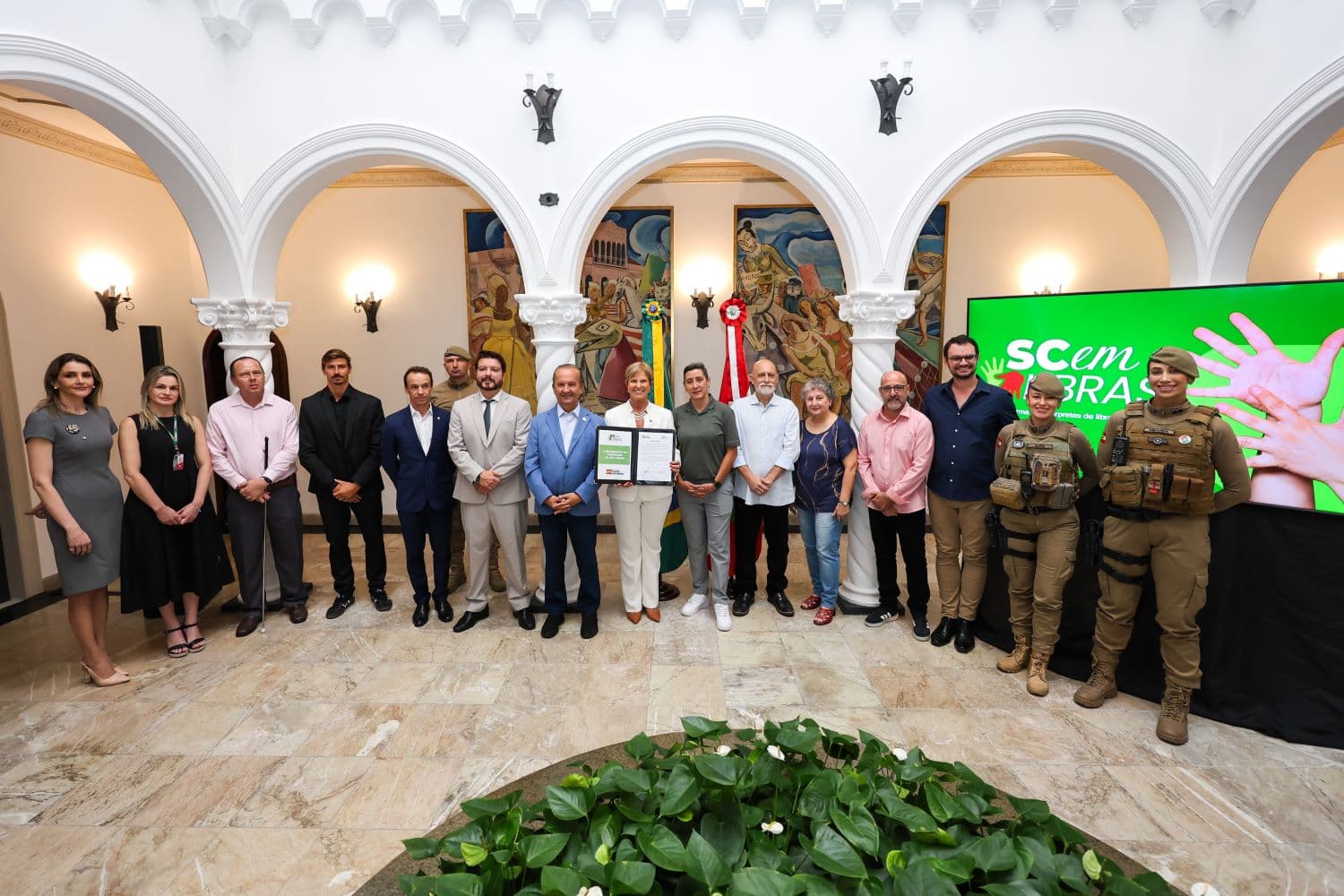 Programa SC em Libras amplia acesso de pessoas surdas aos serviços públicos (Foto por Roberto Zacarias / SECOM)