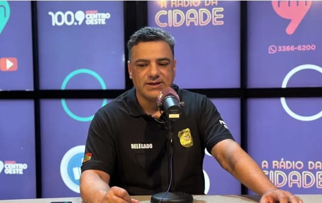 Autoridade durante entrevista na RCO (Foto por Gilmar Bortese)