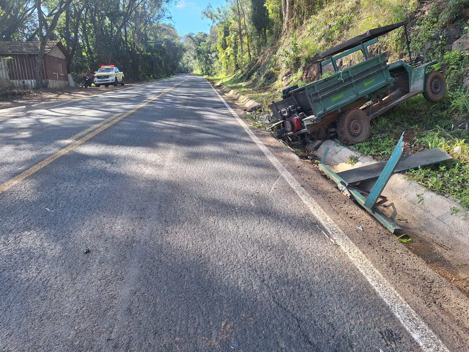 Acidente de trânsito registrado na manhã desta terça-feira (Foto por Polícia Militar Rodoviária)
