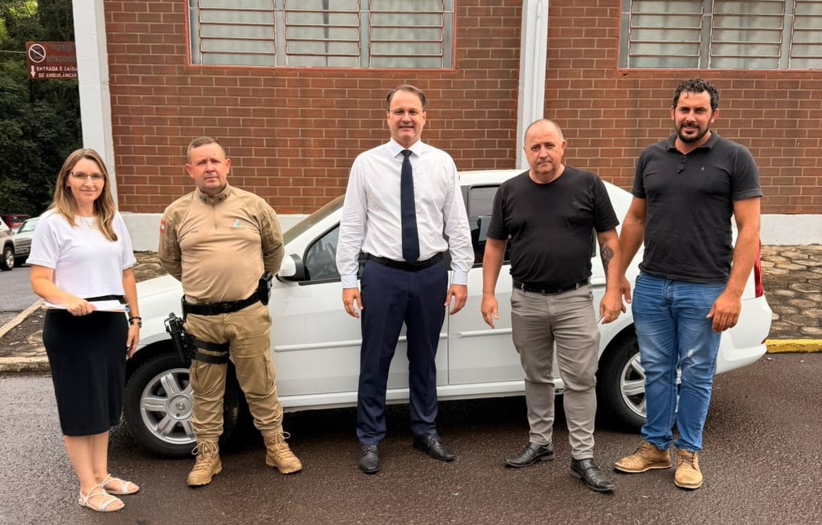 Logan entregue para administração (Foto por Divulgação)