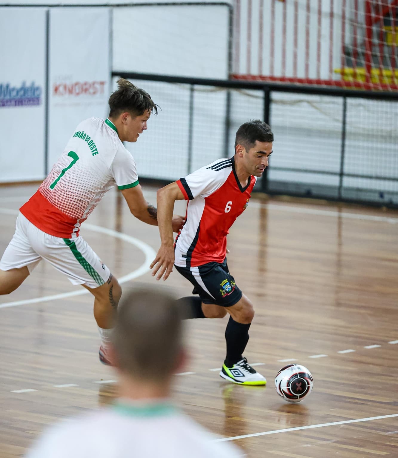 Entrada no ginásio é gratuita para acompanhar os jogos (Foto por Vini Rigo)