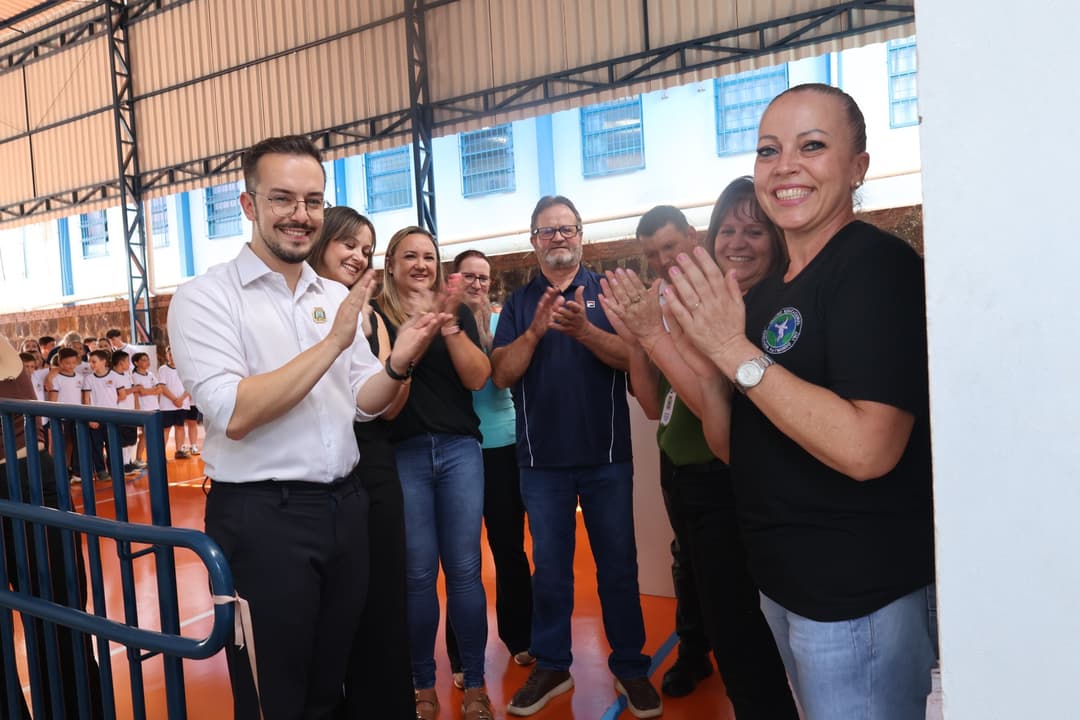 Maravilha entrega nova quadra poliesportiva em Centro Educacional
