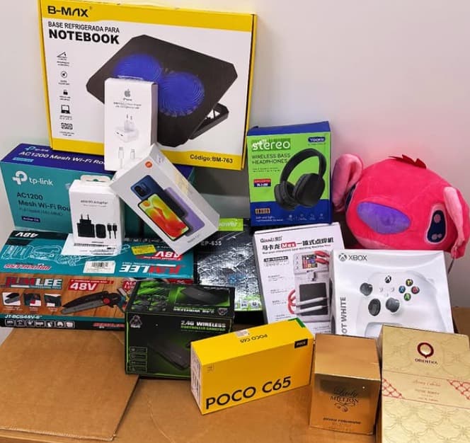 Bazar escolar oferece eletrônicos, roupas e brinquedos com valores abaixo do mercado