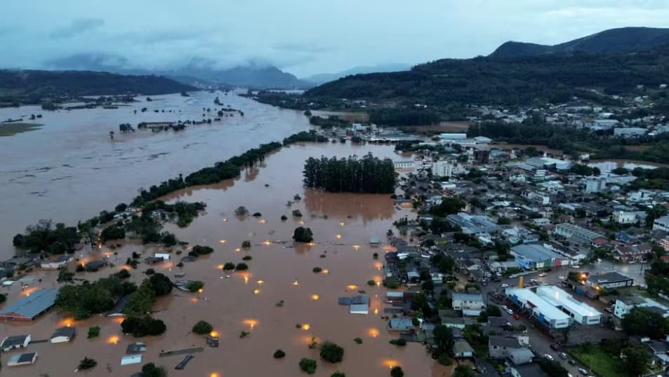 Cheia do Rio Taquari no Rio Grande do Sul (Foto: Diego Vara/Reuters)