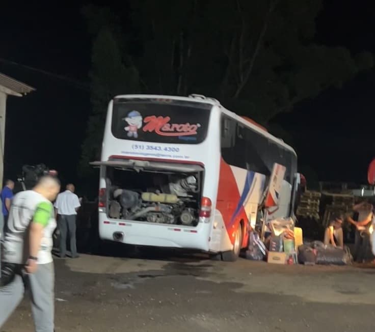 Passageiros ficaram assustados com o fogo (Foto: Divulgação CBM)