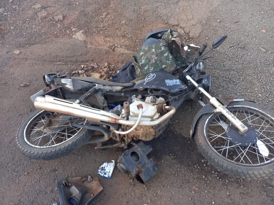Vítima conduzia a motocicleta (Foto: Corpo de Bombeiros )