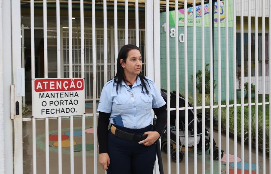 Vanusa Ramos é vigia na creche Aquarela (Foto: Felipe Eduardo)