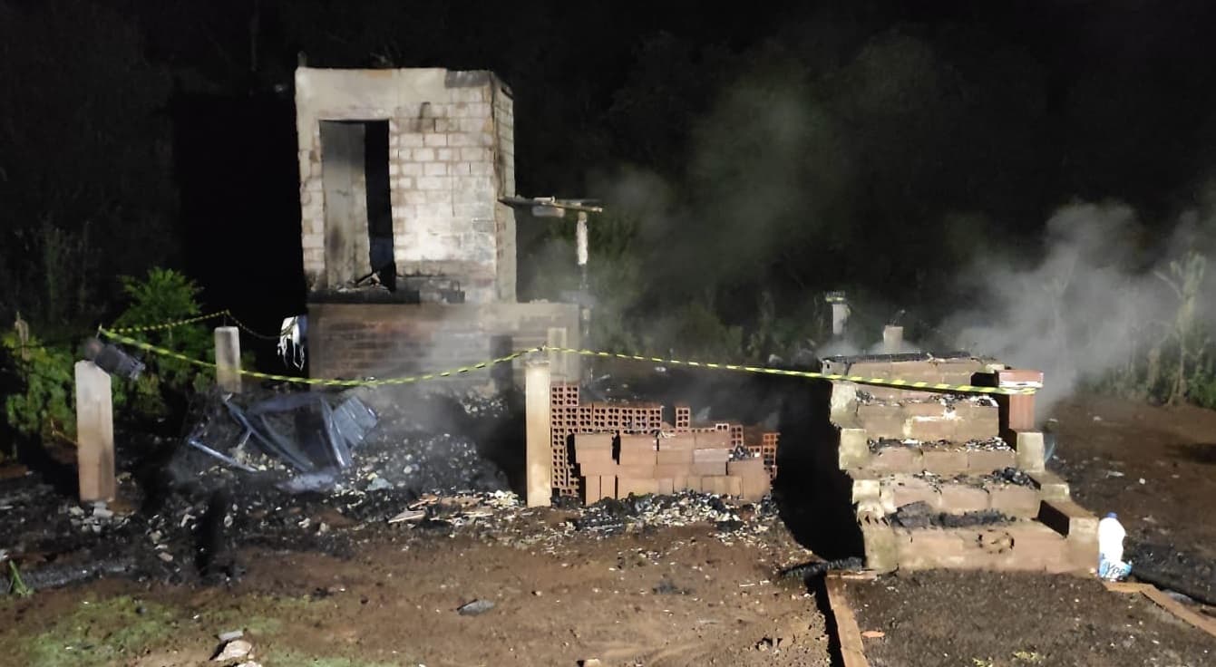 O local foi isolado para perícia (Foto: Divulgação CBM)