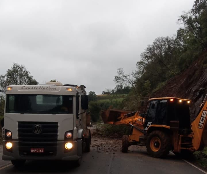 Liberação da 282 deve demorar o dia todo (Foto: Gilmar Bortese )