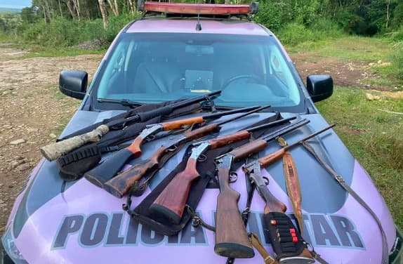 Armas apreendidas (Foto: Polícia Ambiental)