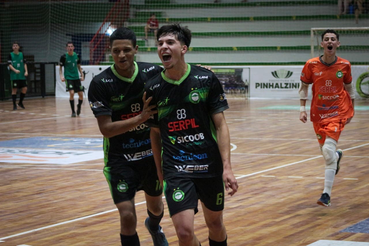 Neste ano a equipe tem nove vitórias e um empate na LCF (Foto: Felipe Eduardo Zamboni)
