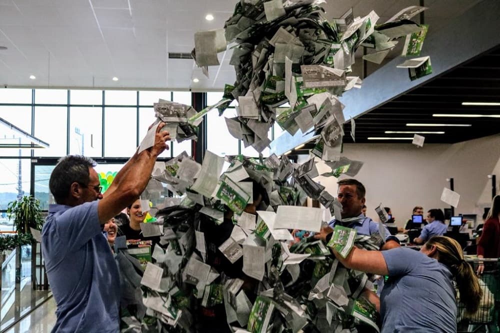 Sorteio foi realizado em todas as filiais (Foto: Henrique Paulo Koch)