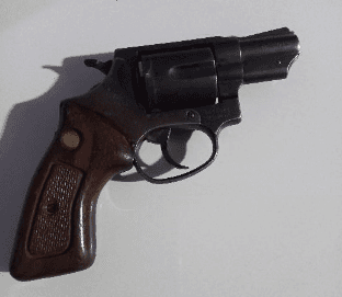 Arma foi apreendida pela PM (Foto: Polícia Militar)